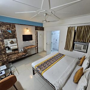 A Family Hotel Oppera Near Igi Airport